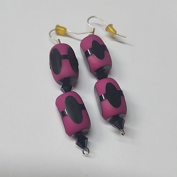 Oval Fuchsia/Black Acrylic Bead Earrings Pink Silver Tone Black Spacer Crystals - Picture 1 of 3